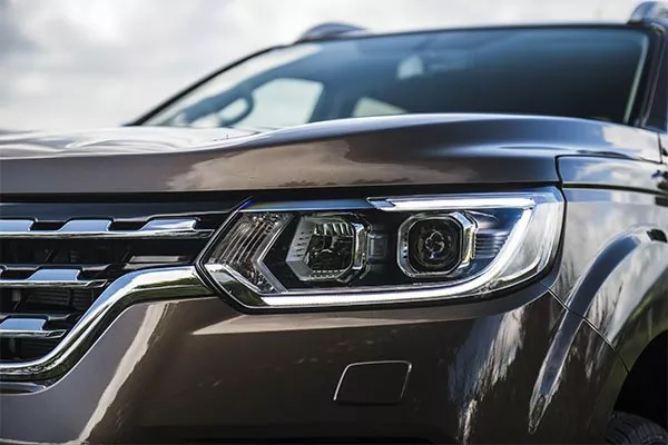 Renault Alaskan Scheinwerfer