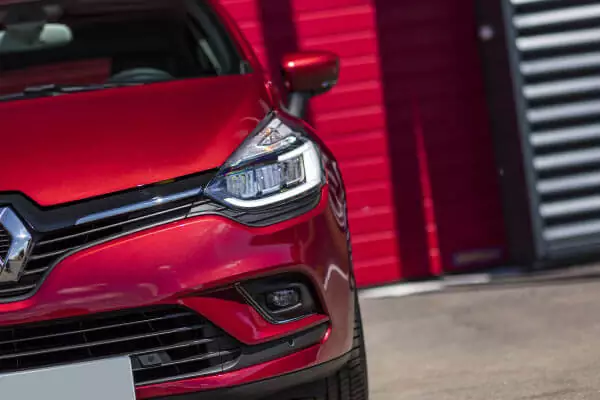 Renault Clio rot Front